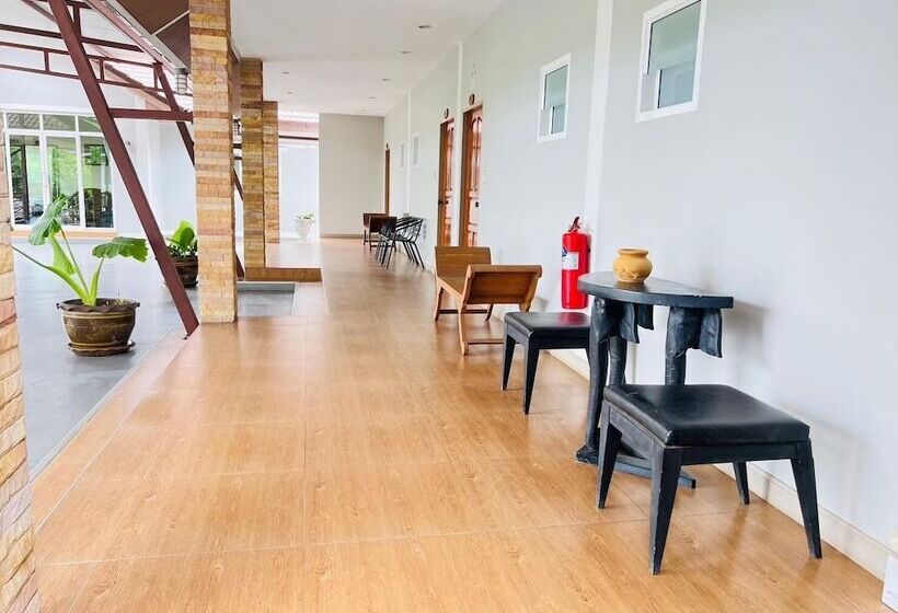 Quarto deluxe, Baan Suan Khun Yaiy