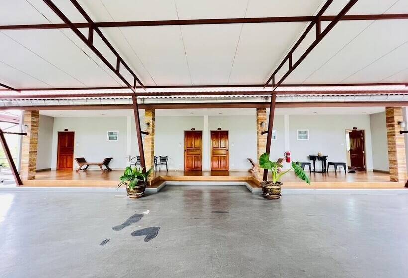 Quarto deluxe, Baan Suan Khun Yaiy