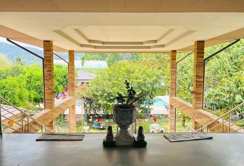 Suite Familiar, Baan Suan Khun Yaiy