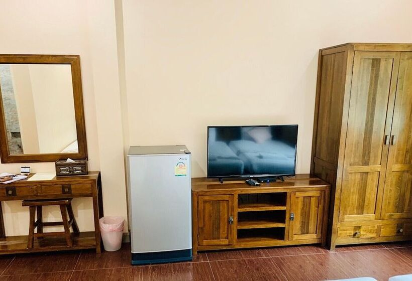 Quarto Triplo Deluxe, Baan Suan Khun Yaiy