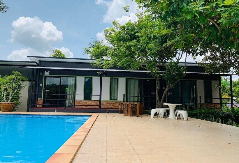 Quarto familiar vista piscina, Baan Suan Khun Yaiy