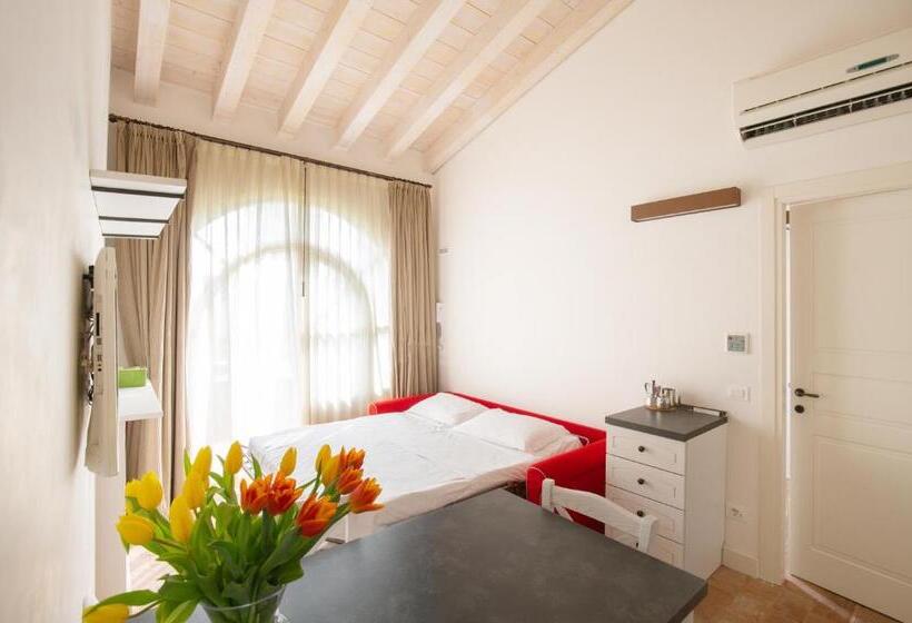 Апартаменты 1 Спальня Нижний Этаж, Residence Corte San Carlo