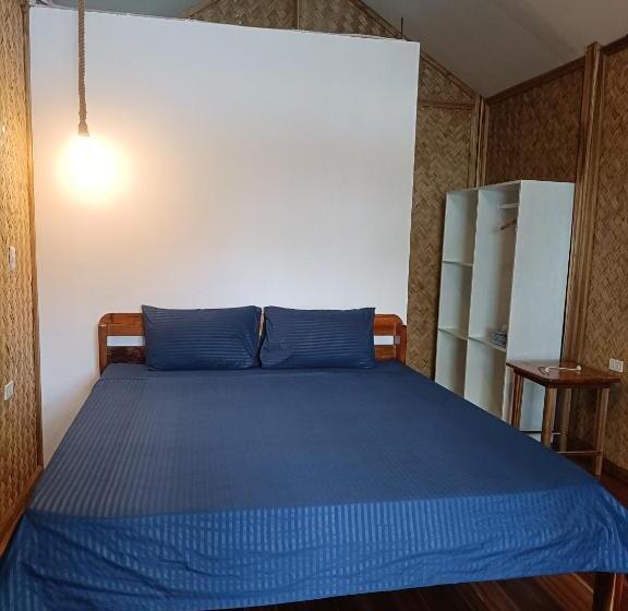 Superior bungalow with sea view, Sunset Colors