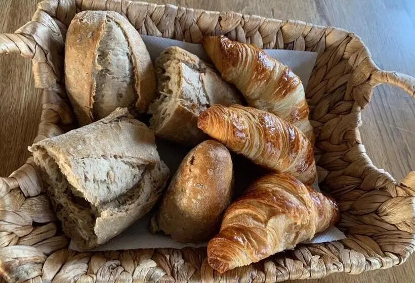 4ベッドルームハウス, Chapeauveau Gîte B&b Events