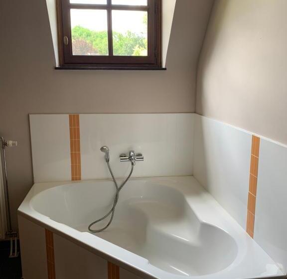 Дом 4 Спальни, Chapeauveau Gîte   B&b   Events