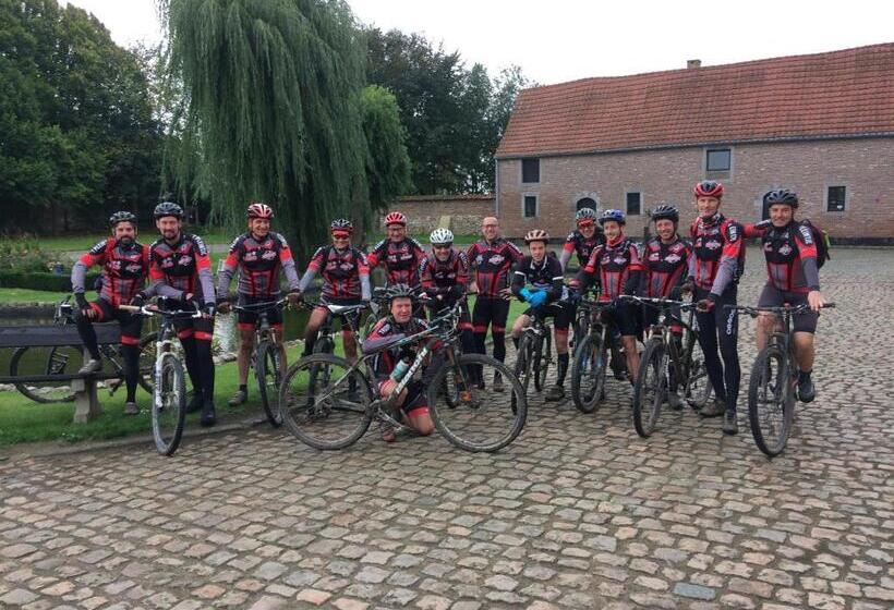 침실 4개 주택, Chapeauveau Gîte B&b Events