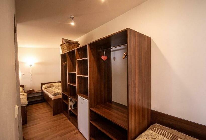 חדר משפחתי, Penzion Marhulka