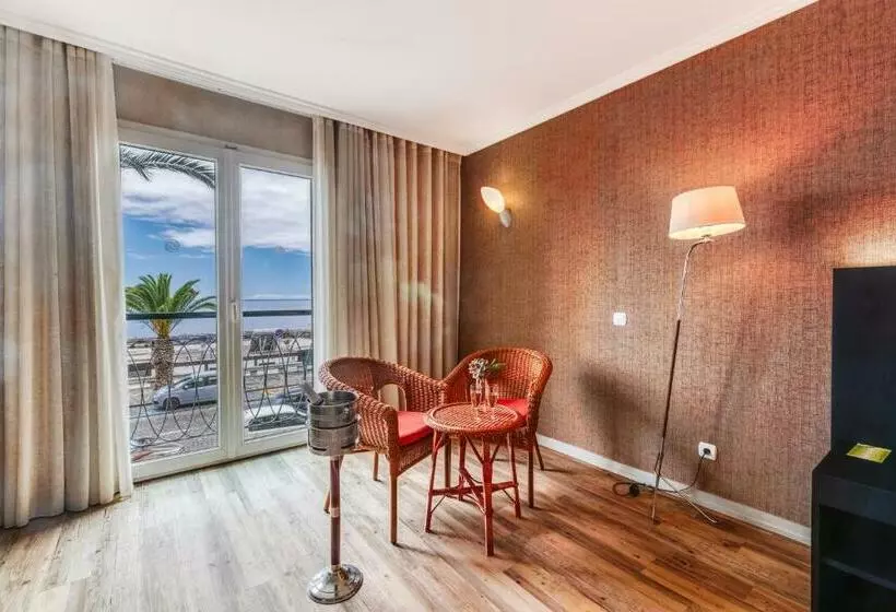 اتاق استاندارد با چشم‌انداز دریا, Enotel Sunset Bay