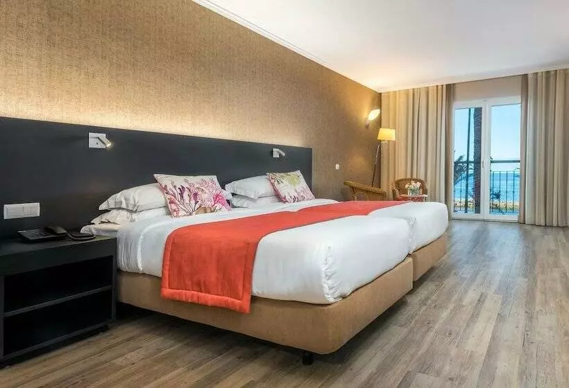 اتاق استاندارد با چشم‌انداز دریا, Enotel Sunset Bay