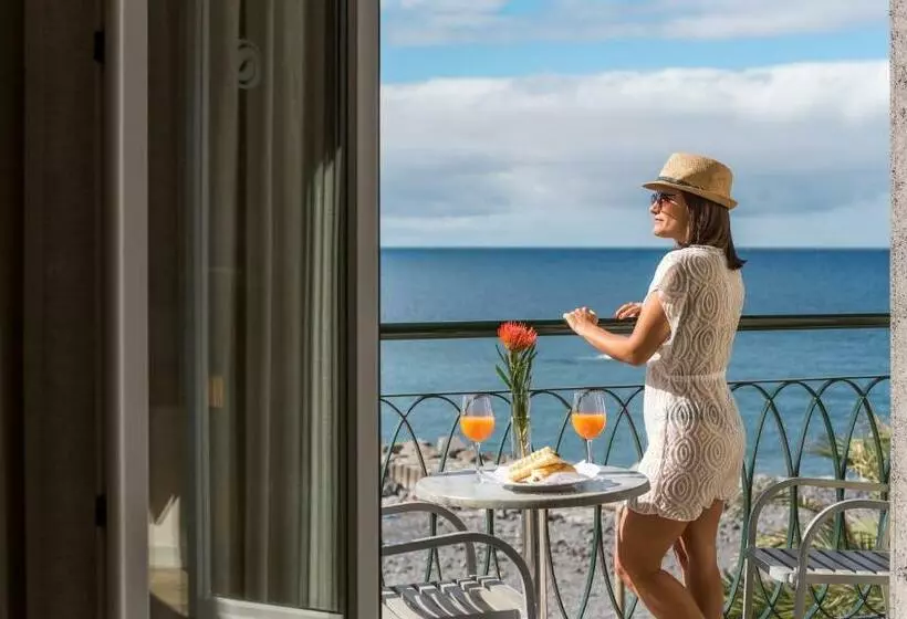 اتاق استاندارد با بالکن و چشم‌انداز دریا, Enotel Sunset Bay