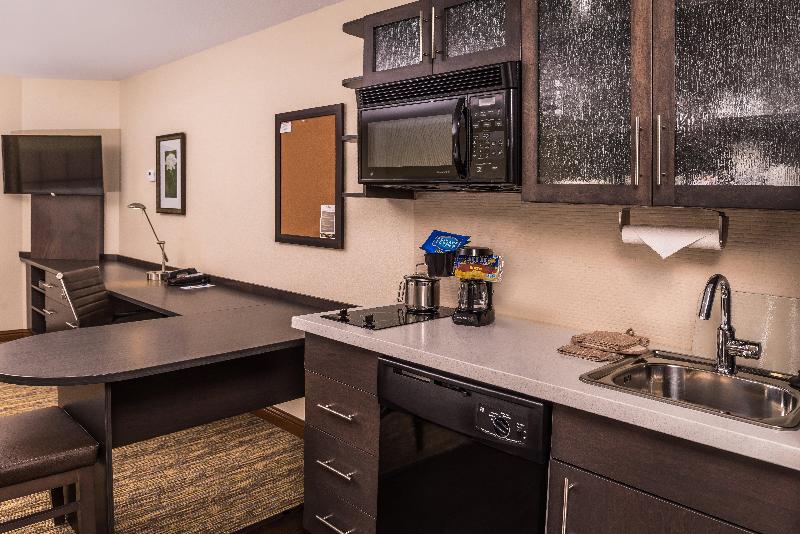 Студия Стандарт, Candlewood Suites   Topeka West, An Ihg
