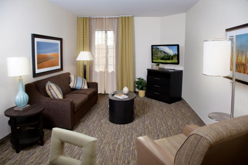 Студия Стандарт, Candlewood Suites   Topeka West, An Ihg