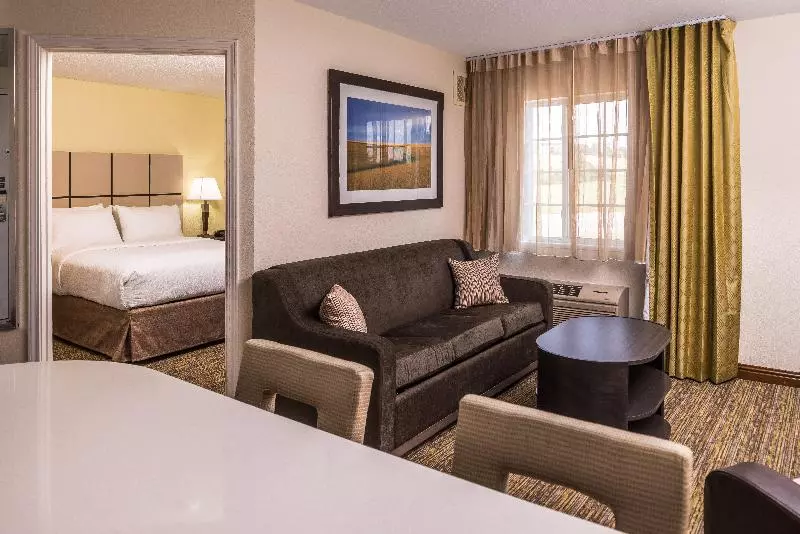 スタンダードスタジオ, Candlewood Suites   Topeka West, An Ihg