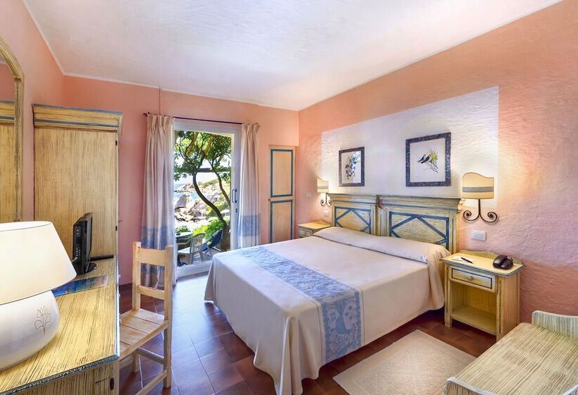 اتاق استاندارد با چشم‌انداز دریا, Grand Hotel Smeraldo Beach