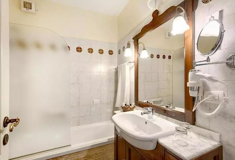 اتاق استاندارد سه تخته با چشم‌انداز باغ, Grand Hotel Smeraldo Beach