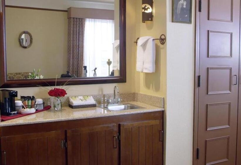 جناح, Historic Plains