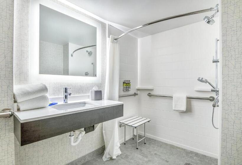 Номер Стандарт Кровать Кинг Адаптированный для Инвалидов, Holiday Inn Express & Suites Longview North, An Ihg