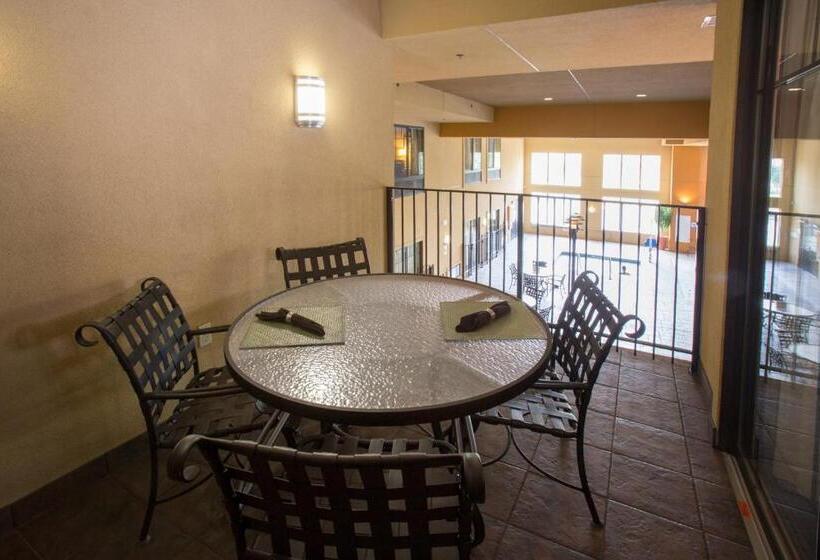 Люкс Кровать Кинг, Holiday Inn St. Paul Northeast Lake Elmo, An Ihg