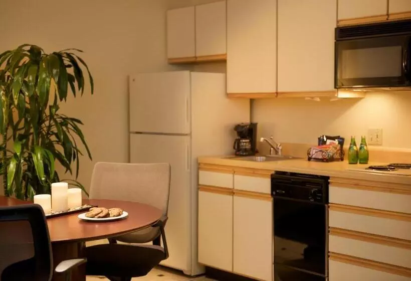 سوییت خانوادگی, Larkspur Landing Extended Stay Suites Campbell