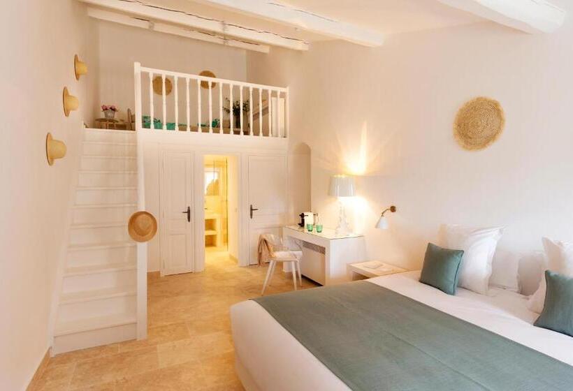 جناح جونيور, Le Vieux Castillon