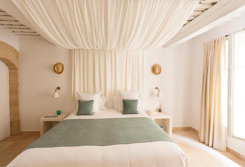 غرفة قياسية, Le Vieux Castillon