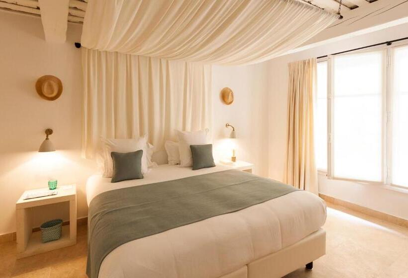 غرفة قياسية, Le Vieux Castillon