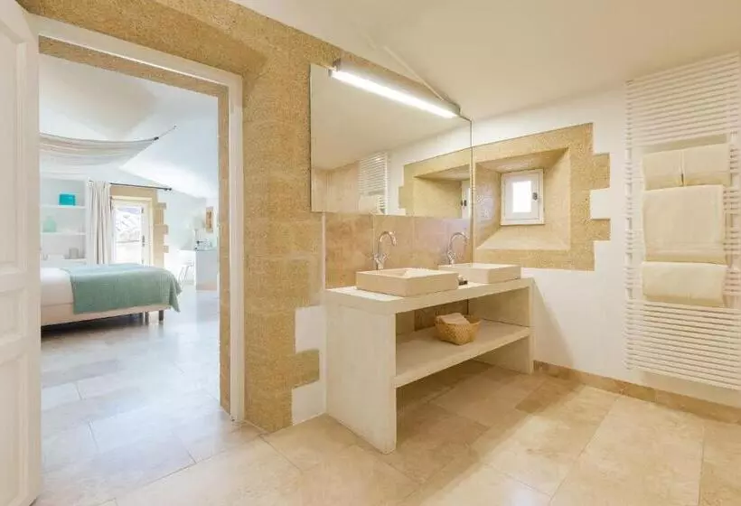 اتاق لوکس, Le Vieux Castillon