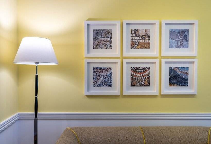 اتاق اجرایی, Palazzo Turchini