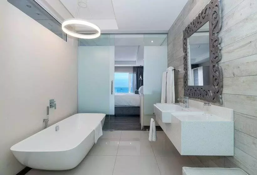 اتاق استاندارد با تخت دوبل و چشم‌انداز, Protea Hotel By Marriott Mossel Bay