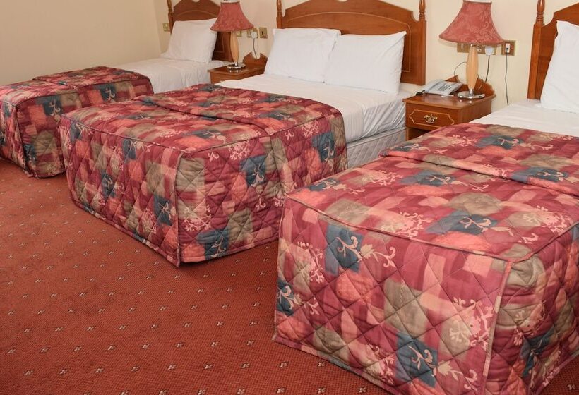 패밀리 룸, Rhu Glenn