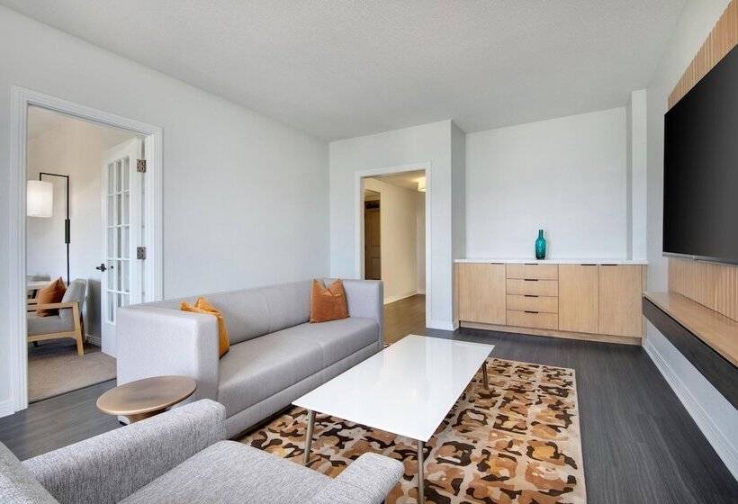 جناح إدارى, The Westin Dallas Stonebriar Golf Resort & Spa