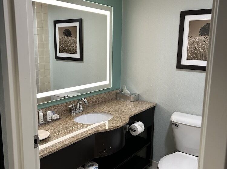 Номер Superior, Wingate By Wyndham Green Bay