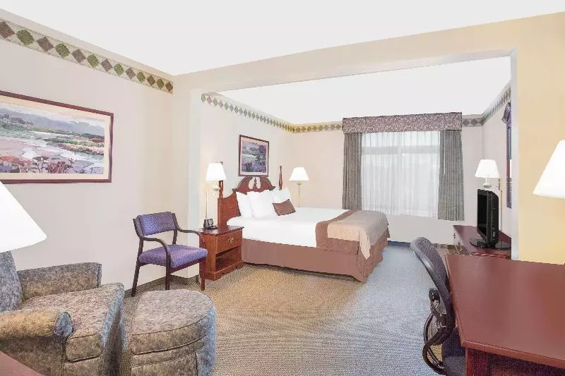 اتاق استاندارد با تخت بزرگ, Wingate By Wyndham Green Bay