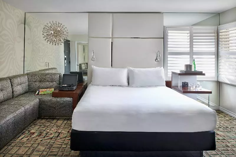 اتاق استاندارد با تخت بزرگ, Ziggy Los Angeles