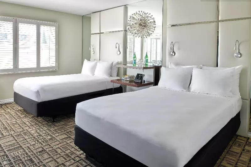 اتاق استاندارد, Ziggy Los Angeles