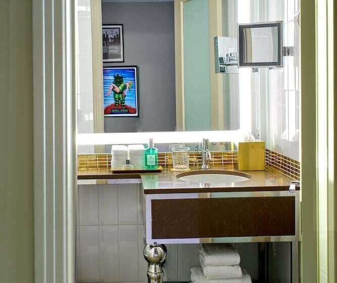 Номер Стандарт, Ziggy Los Angeles