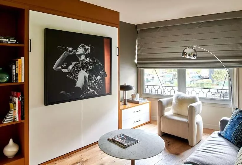 اتاق استاندارد, Ziggy Los Angeles
