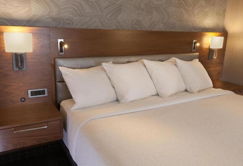 带大床的标准间, Silver Cloud Hotel   Mukilteo Waterfront