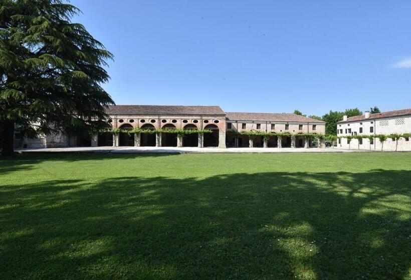 デラックスルーム, Tenuta Le Risare