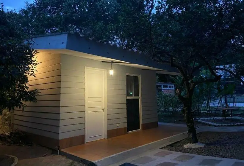 Perhehuone, Campestre Manoa