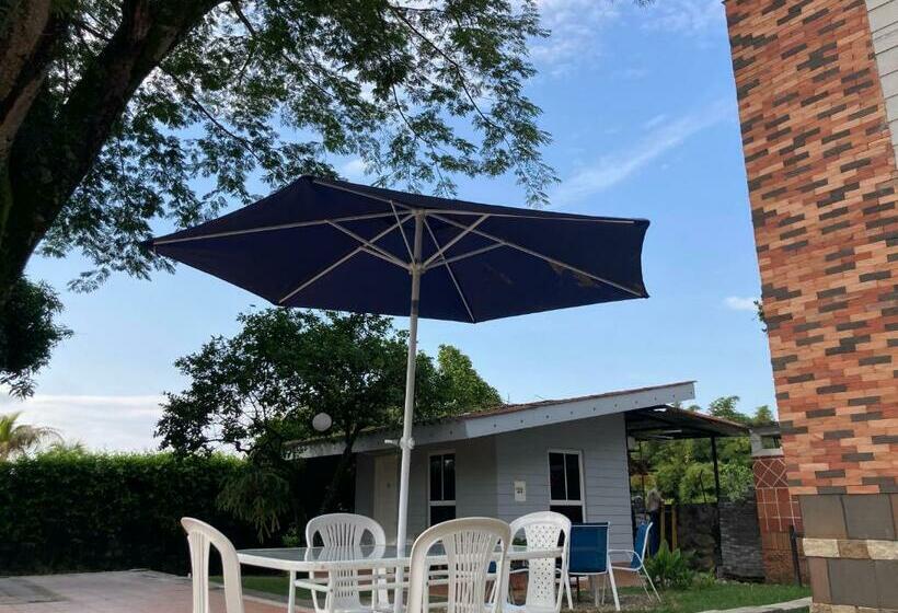 家庭间, Campestre Manoa