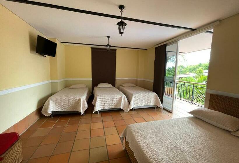 اتاق خانوادگی, Campestre Manoa