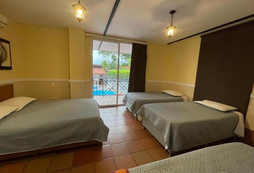 اتاق لوکس خانوادگی, Campestre Manoa