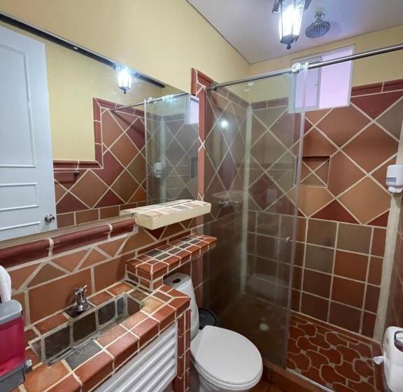 اتاق لوکس خانوادگی, Campestre Manoa