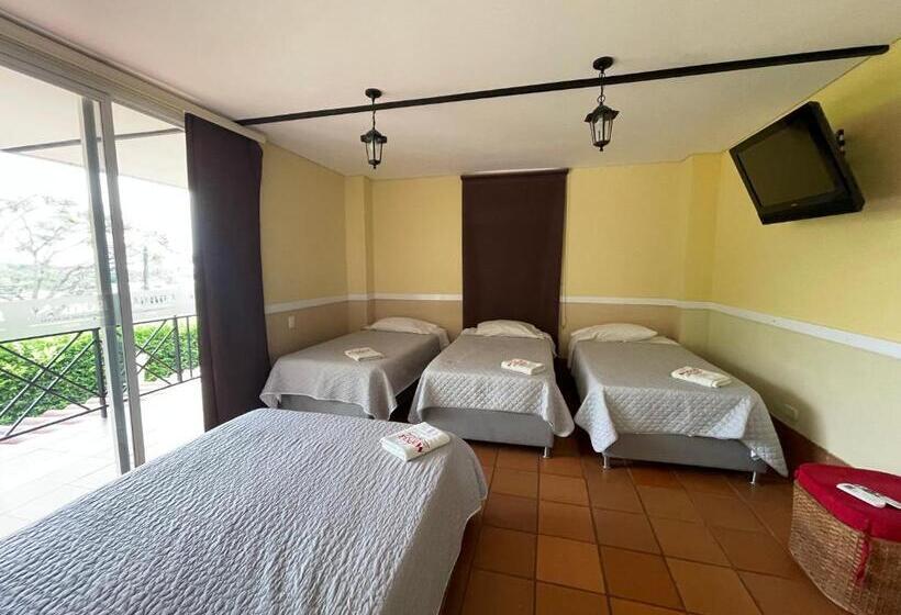 اتاق خانوادگی, Campestre Manoa