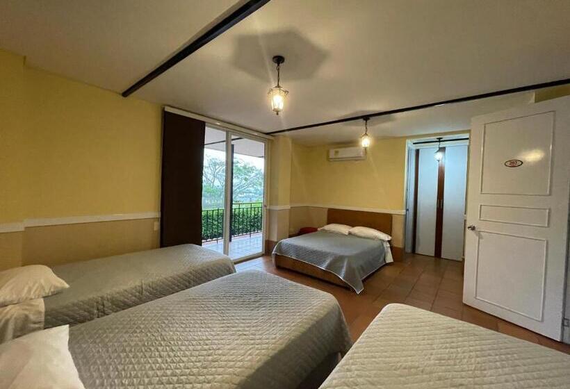 اتاق خانوادگی, Campestre Manoa