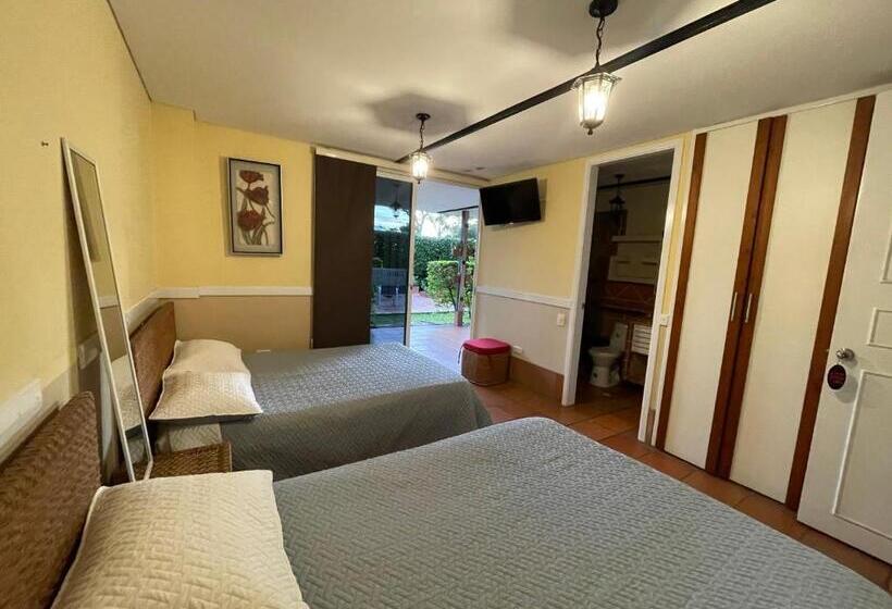 اتاق لوکس خانوادگی, Campestre Manoa