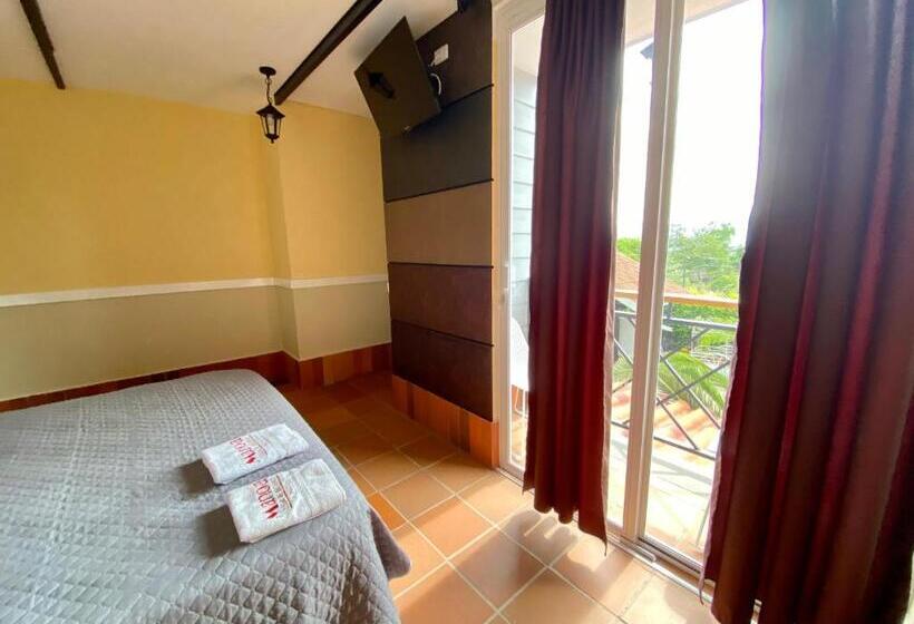 اتاق لوکس با بالکن, Campestre Manoa