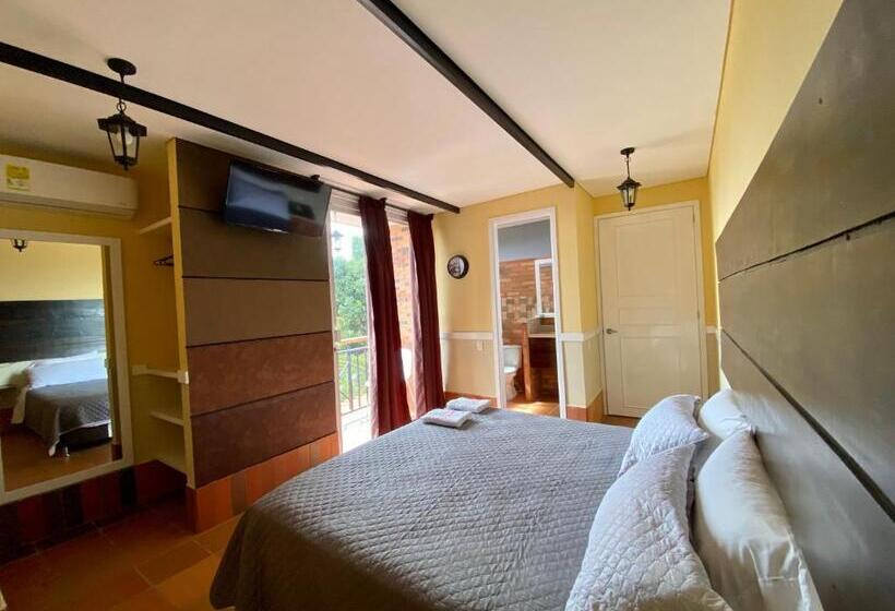 اتاق لوکس با بالکن, Campestre Manoa