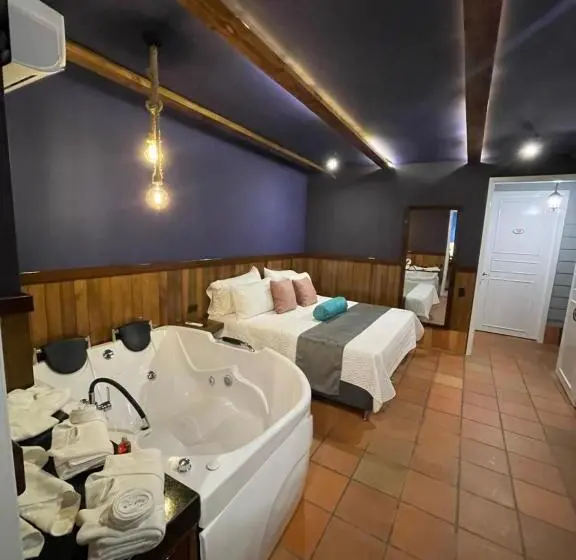 Standard-studio, Campestre Manoa